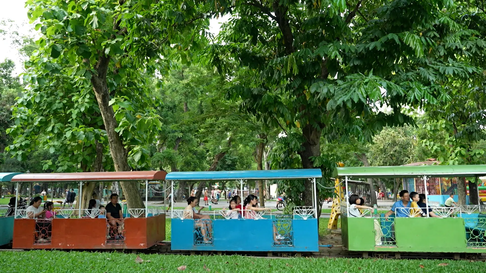 Đi chơi ở công viên Thống Nhất | Nhịp sống Hà Nội | 06/08/2025